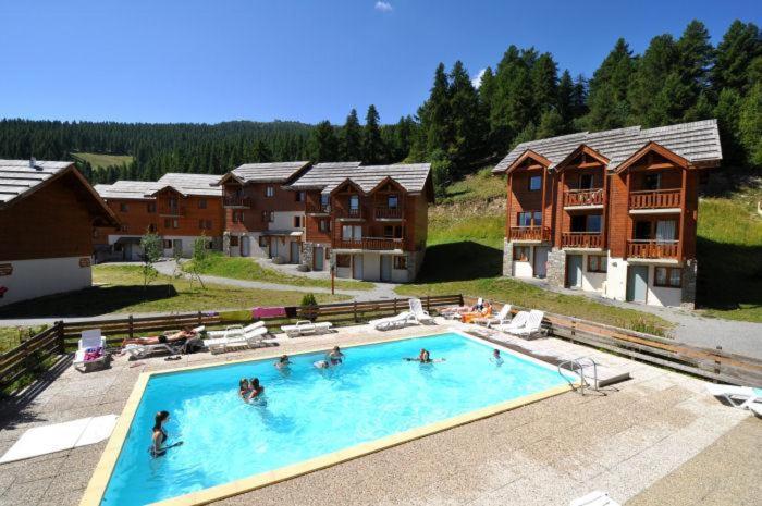 Les Chalets Du Parc Aux Etoiles - Cimes Et Neige Puy-Saint-Vincent Exterior photo
